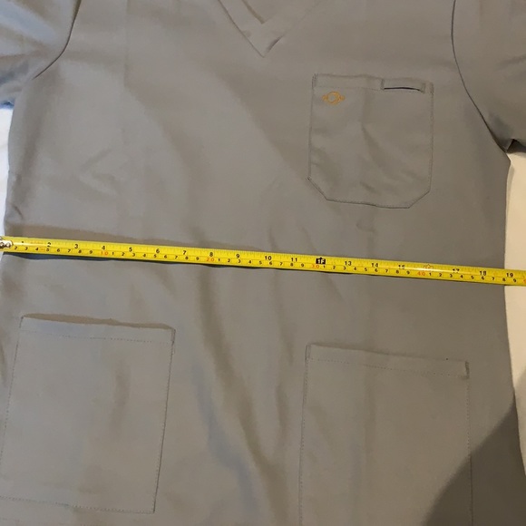 LUNA SCRUBS top - Picture 5 of 6